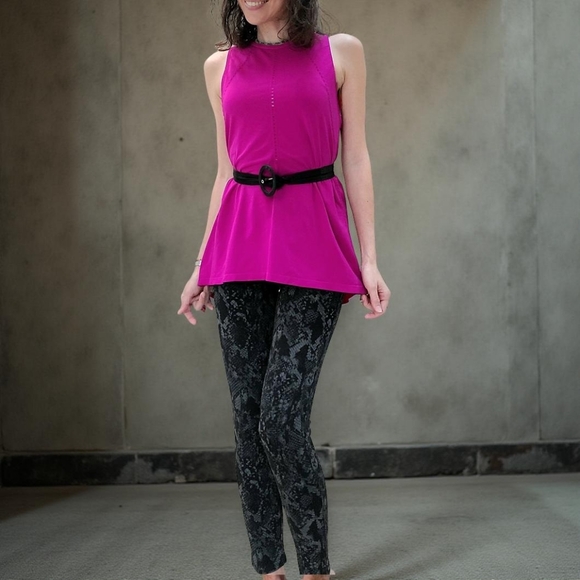 Sanctuary Black and Gray Snake Patterned Leggings - Picture 3 of 11